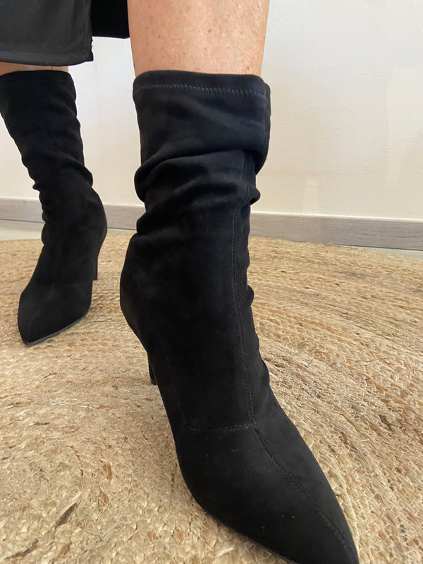 Stivaletto camoscio elasticizzato