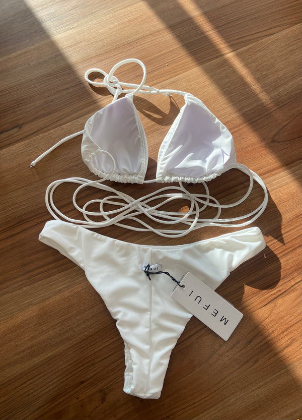 Bikini triangolo lacci