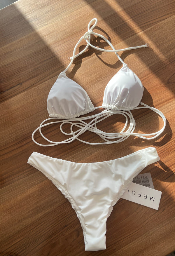 Bikini triangolo lacci