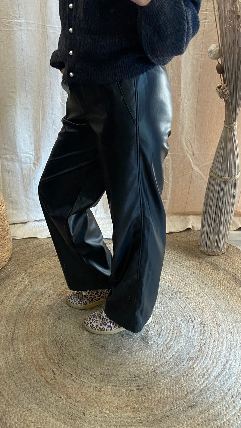 Pantalone largo effetto pelle