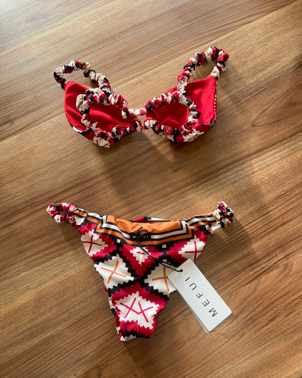 Bikini triangolo arricciato