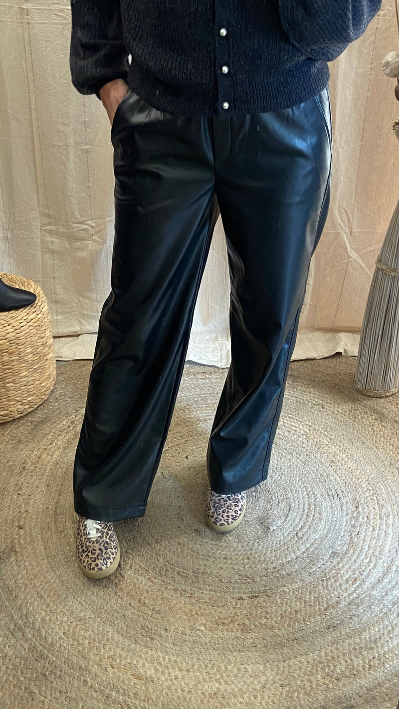 Pantalone largo effetto pelle