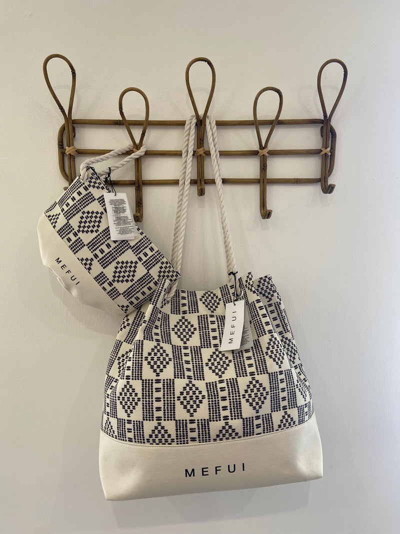 Pochette MEFUI