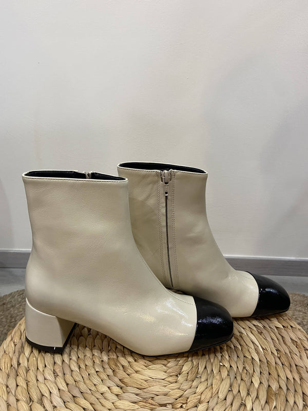 Stivaletto bicolore  Ovye